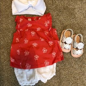 Carters newborn shorts set